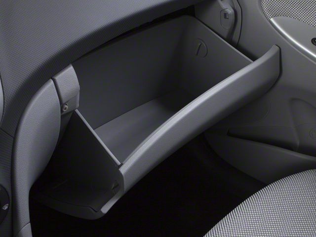 2012 Hyundai Accent 5-Door GS