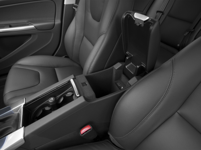 2015 Volvo V60 Cross Country T5