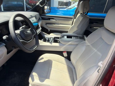 2025 Jeep Wagoneer Base