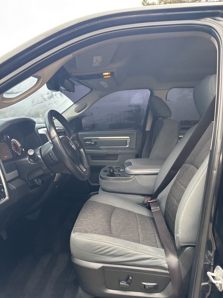 2018 RAM 1500 Big Horn Crew Cab 4x4 6'4' Box