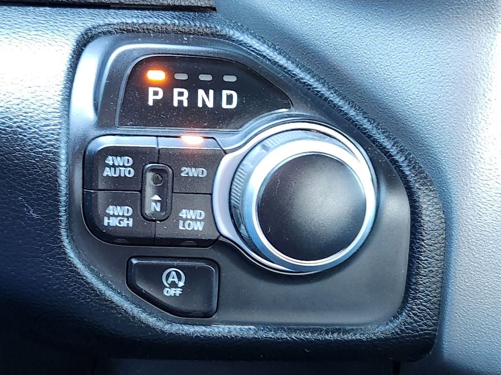 2022 RAM 1500 Big Horn Crew Cab 4x4 5'7' Box