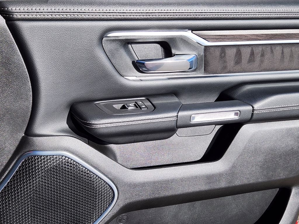 2025 RAM 1500 Laramie Crew Cab 4x4 5'7' Box