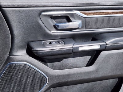 2019 RAM 1500 Laramie Crew Cab 4x4 5'7' Box