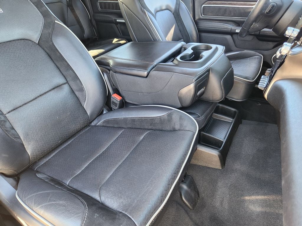 2019 RAM 1500 Laramie Crew Cab 4x4 5'7' Box