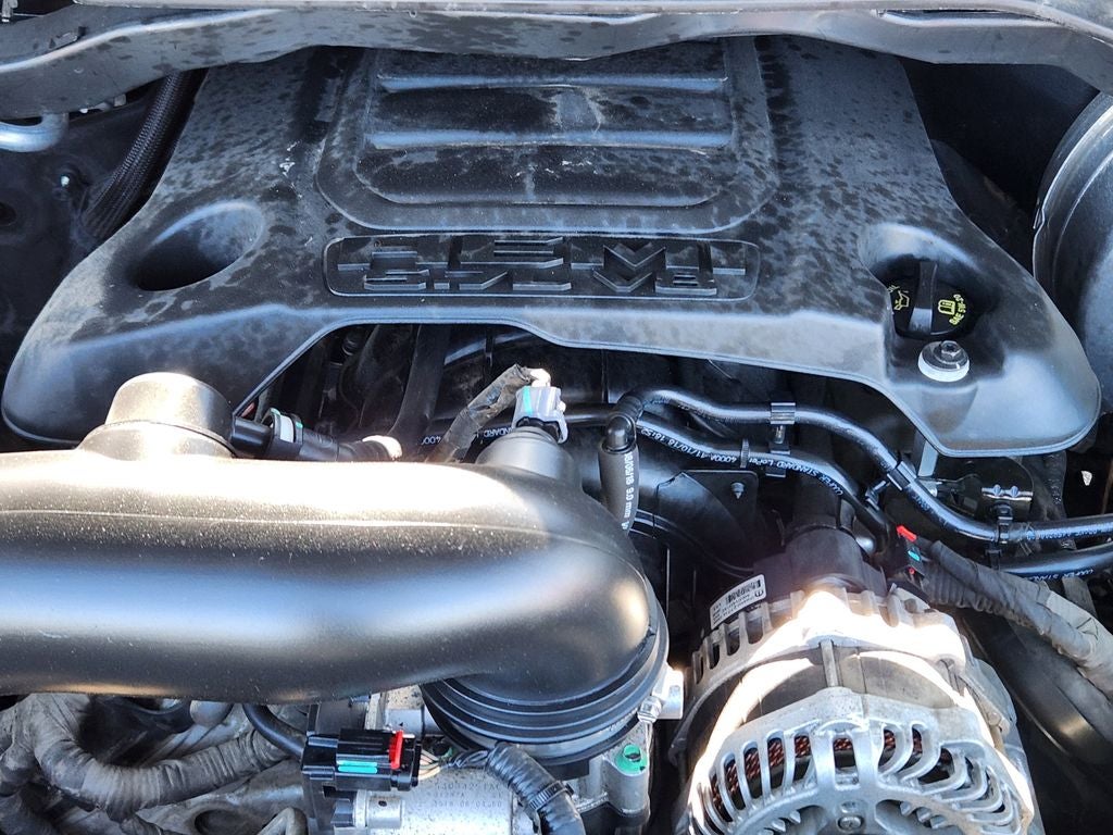 2019 RAM 1500 Laramie Crew Cab 4x4 5'7' Box