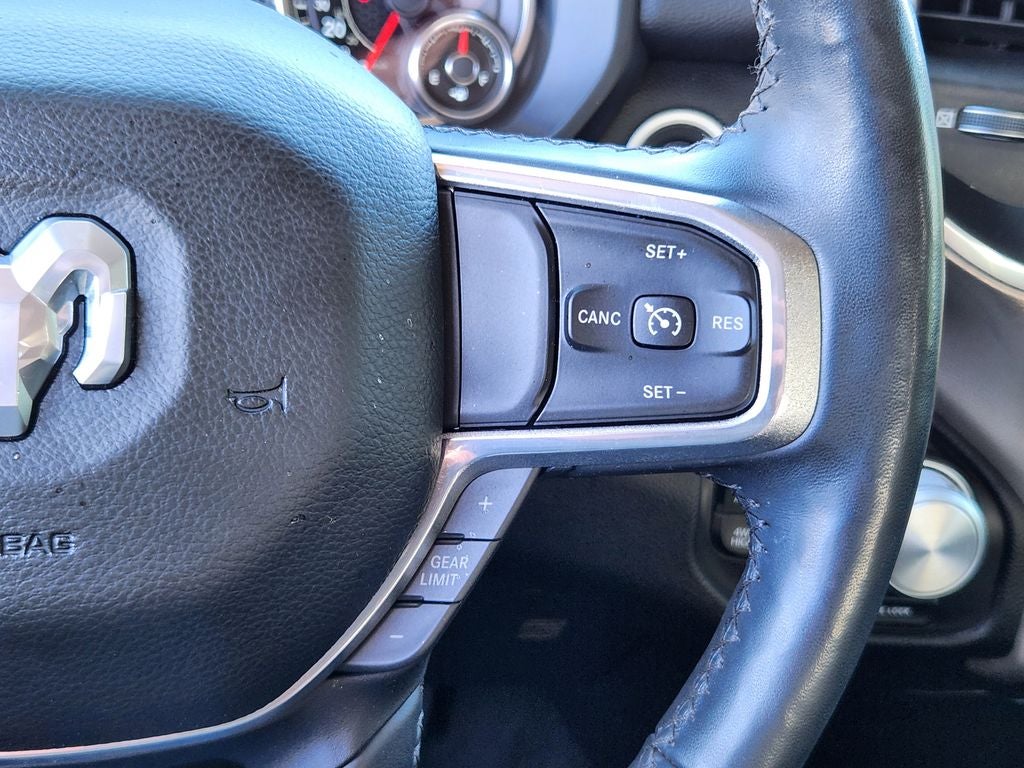 2019 RAM 1500 Laramie Crew Cab 4x4 5'7' Box