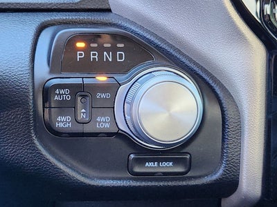 2019 RAM 1500 Laramie Crew Cab 4x4 5'7' Box