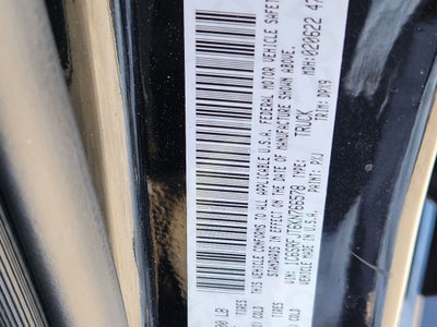 2019 RAM 1500 Laramie Crew Cab 4x4 5'7' Box