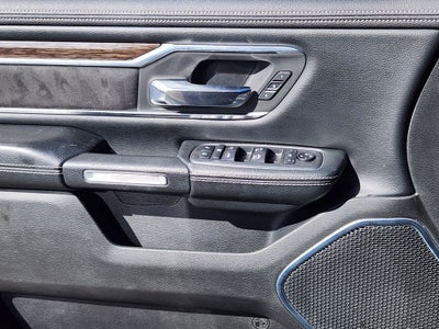 2019 RAM 1500 Laramie Crew Cab 4x4 5'7' Box