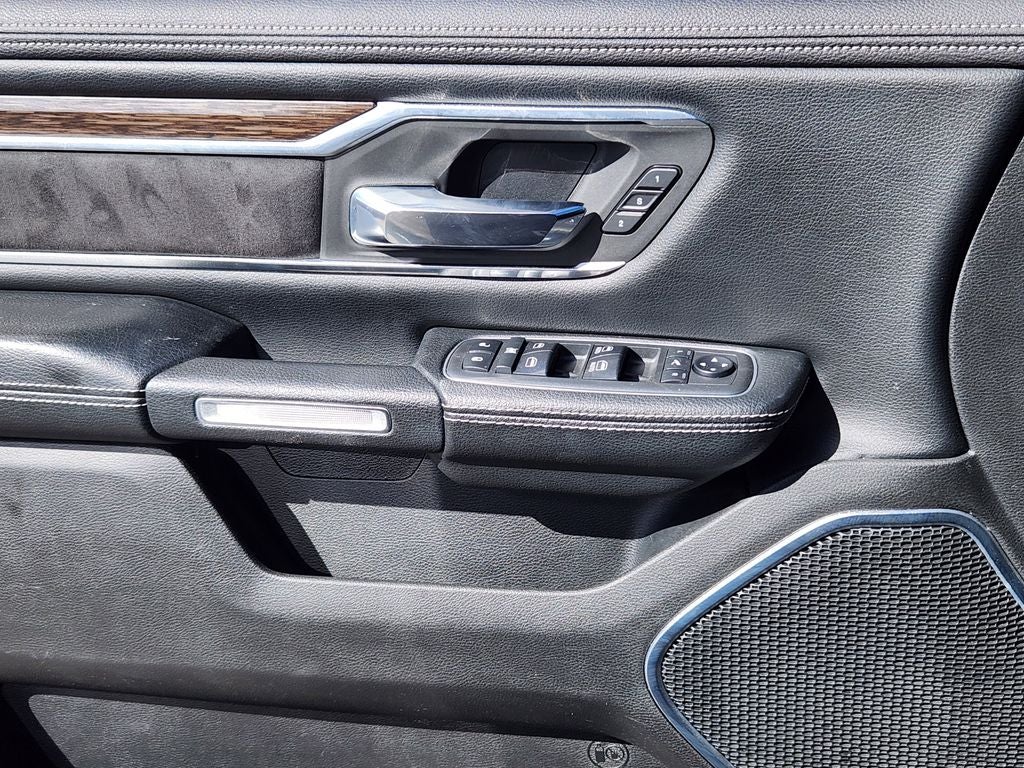 2019 RAM 1500 Laramie Crew Cab 4x4 5'7' Box