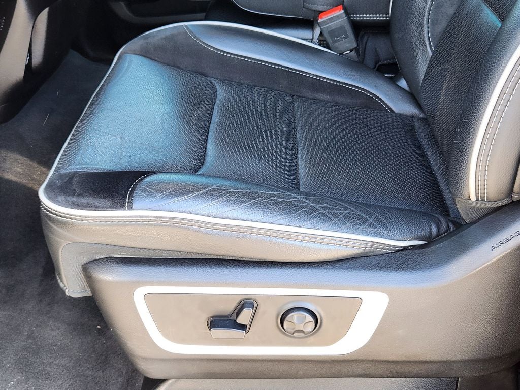 2019 RAM 1500 Laramie Crew Cab 4x4 5'7' Box