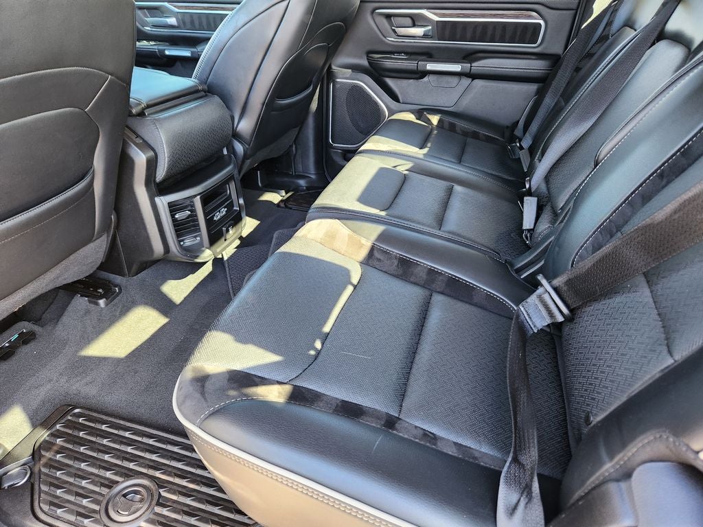 2019 RAM 1500 Laramie Crew Cab 4x4 5'7' Box