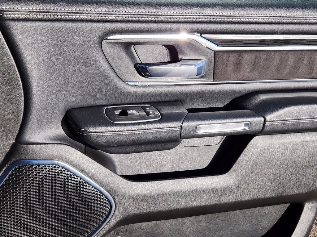 2024 RAM 1500 Laramie Crew Cab 4x4 5'7' Box