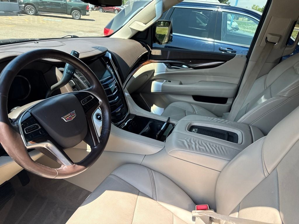 2017 Cadillac Escalade Luxury