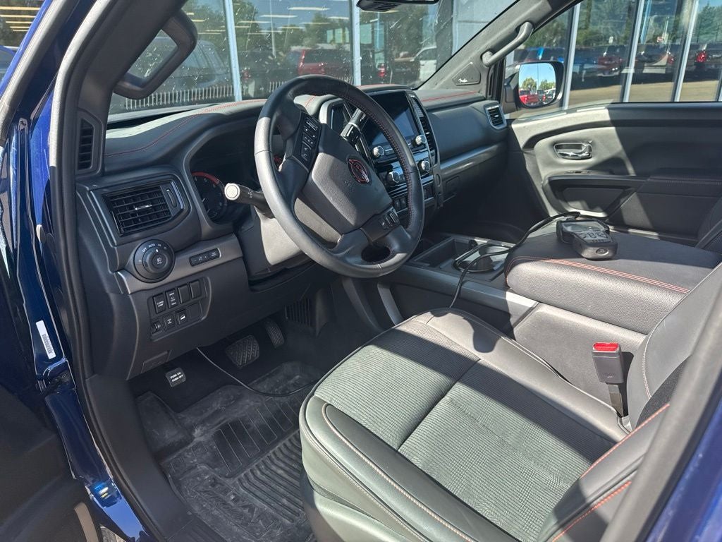 2024 Nissan TITAN Crew Cab PRO-4X 4x4