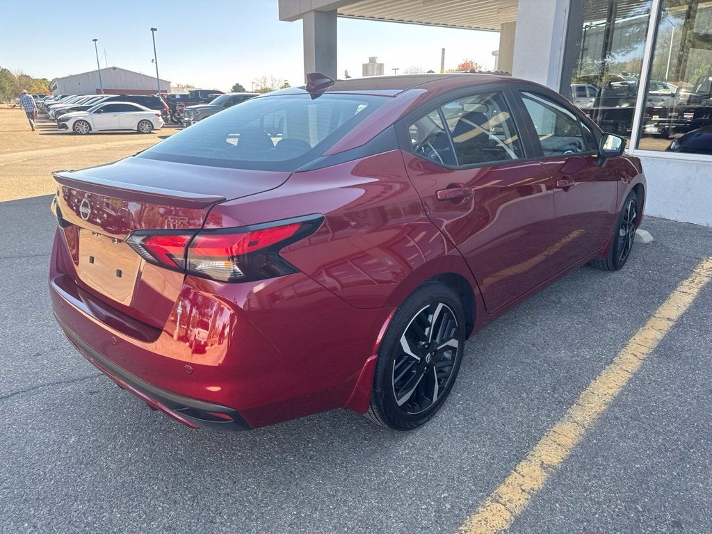 2025 Nissan Versa 1.6 SR