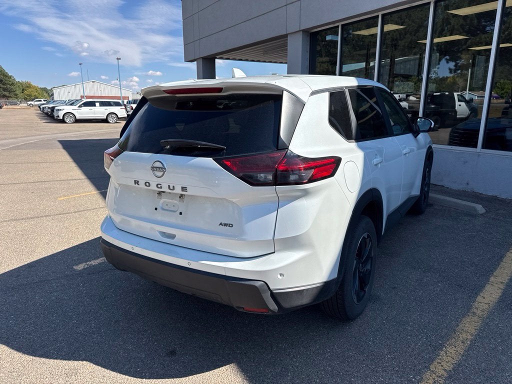 2025 Nissan Rogue SV
