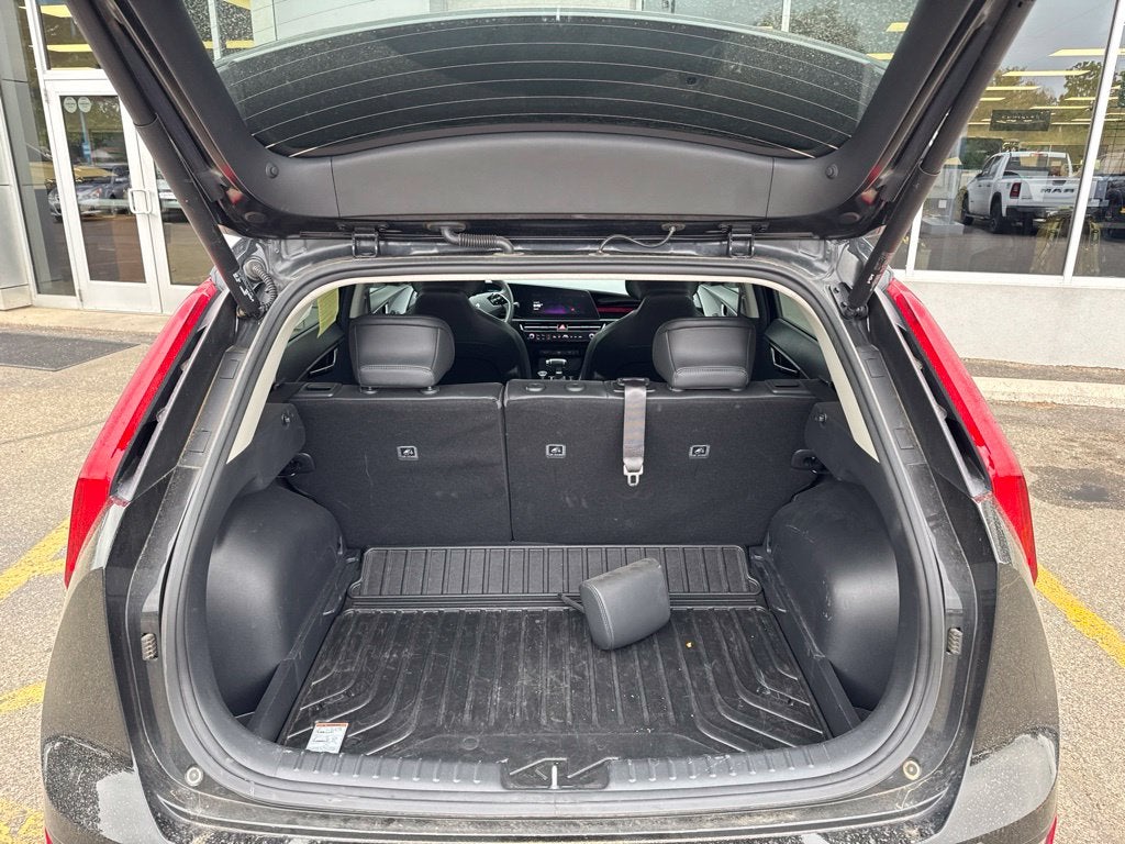 2023 Kia Niro SX Touring