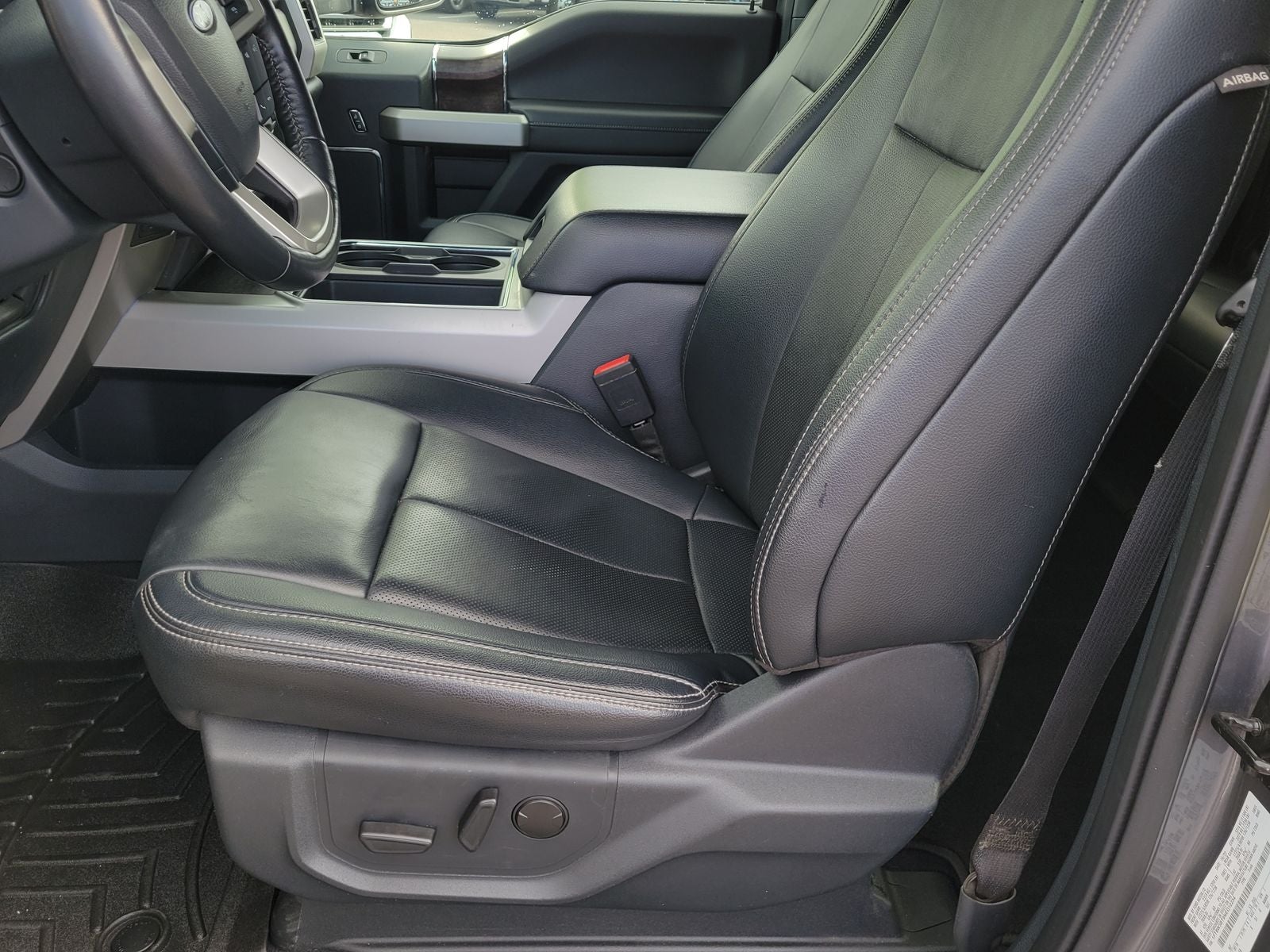 2022 Ford F-350SD Lariat