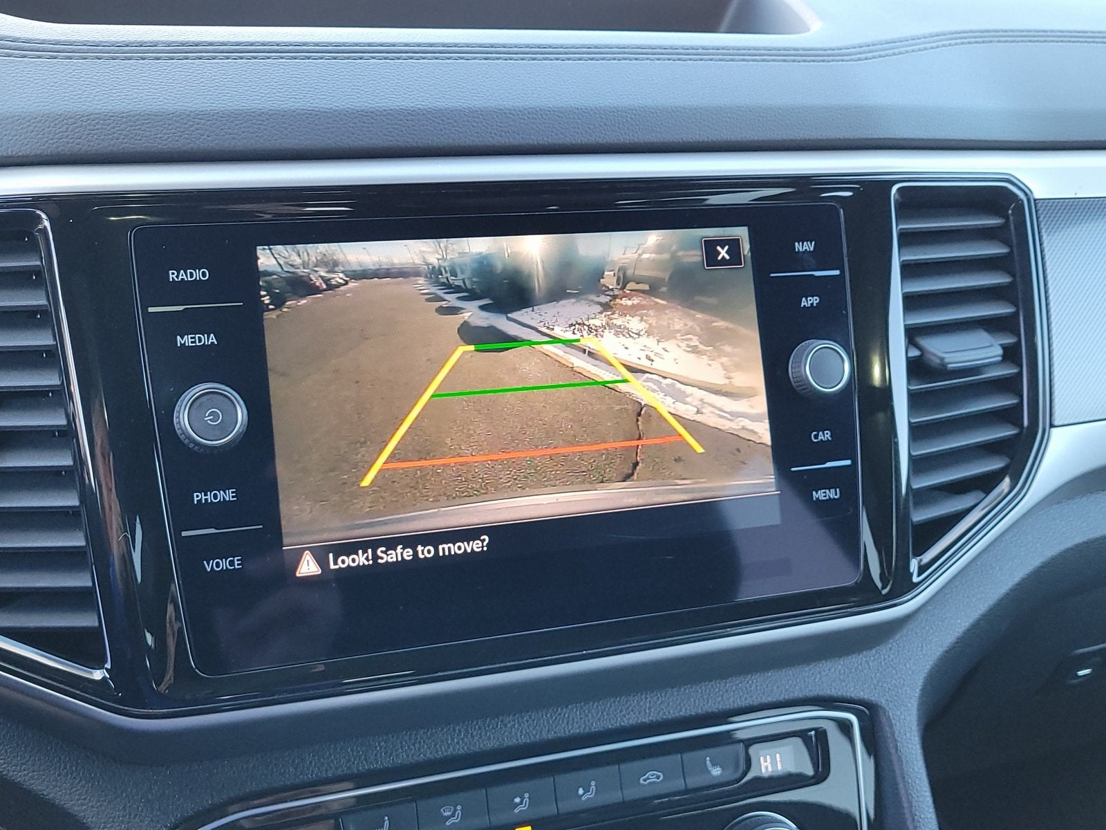 2023 Volkswagen Atlas Cross Sport 2.0T SEL R-Line