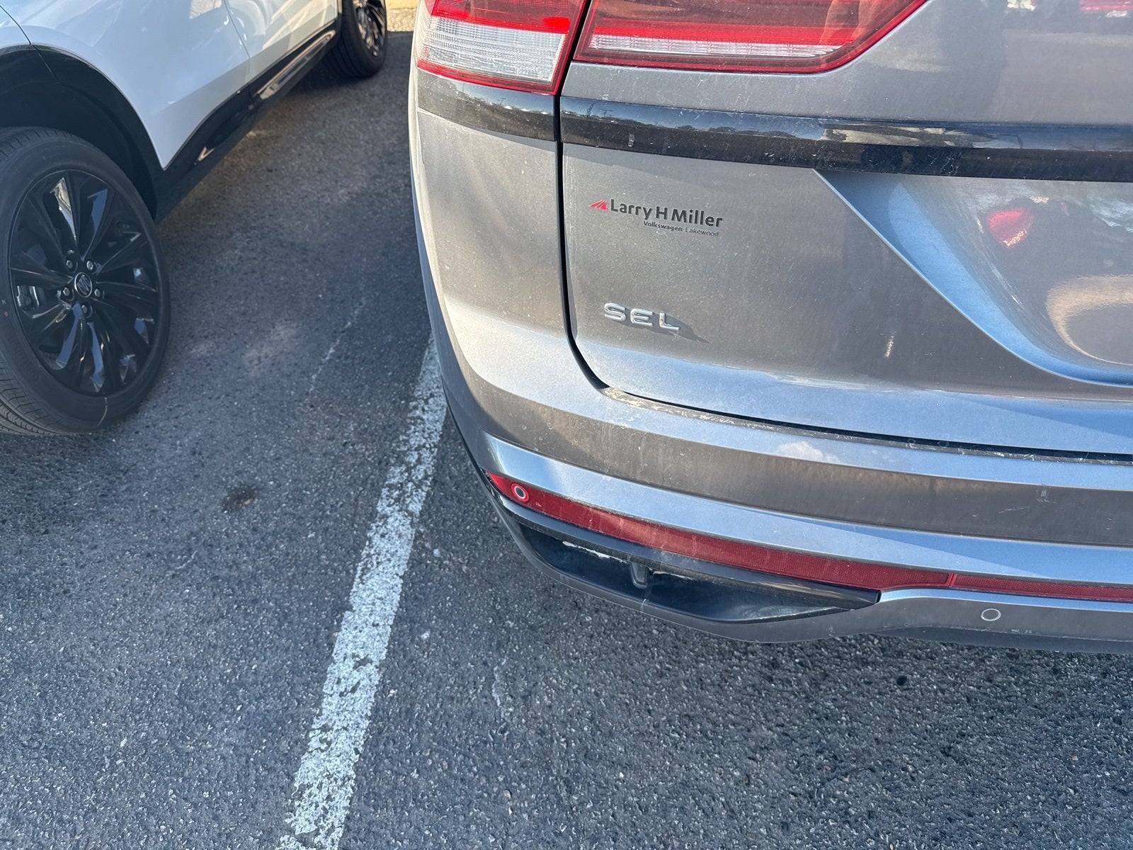 2023 Volkswagen Atlas Cross Sport 2.0T SEL R-Line