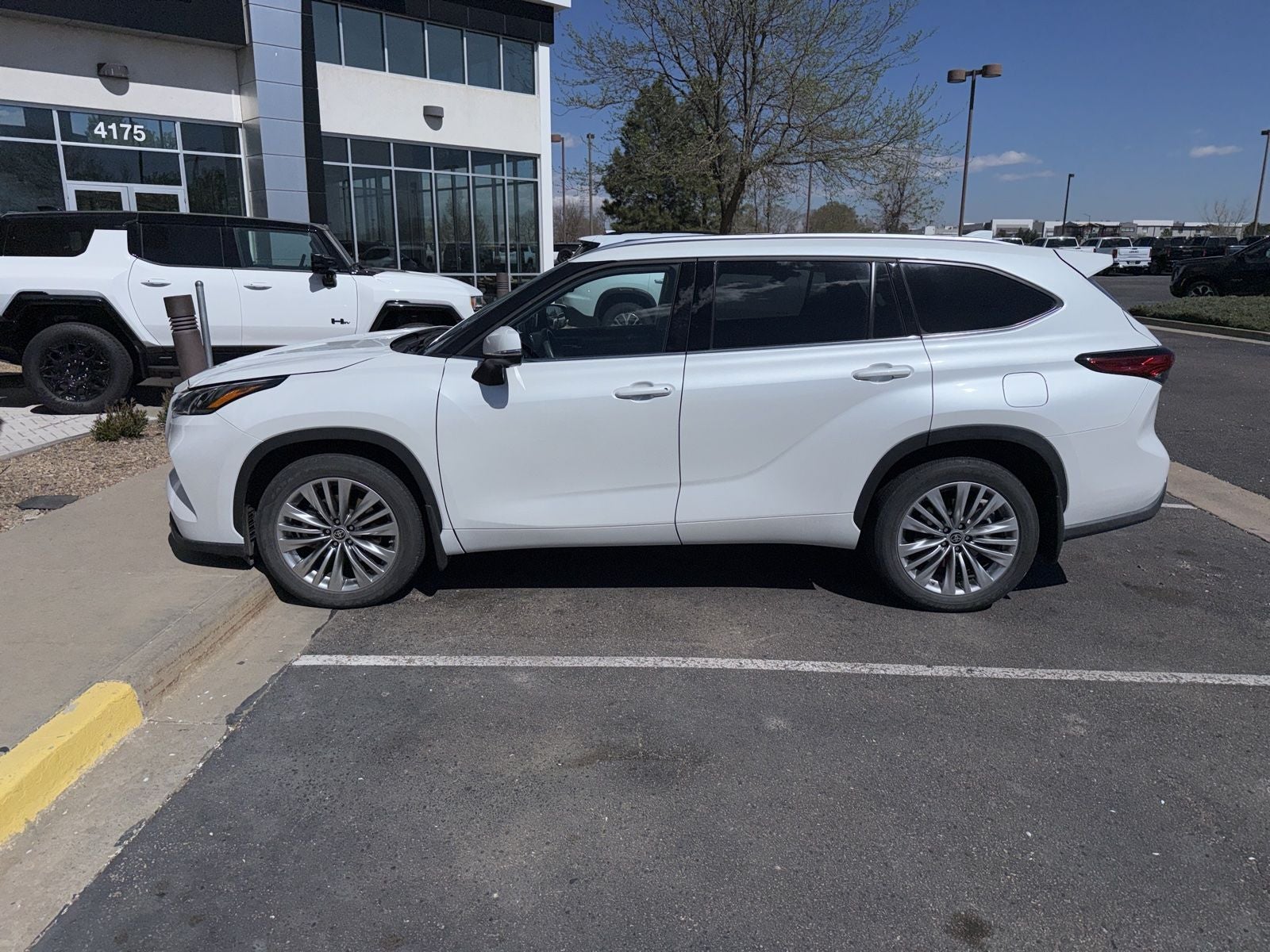 2023 Toyota Highlander Platinum