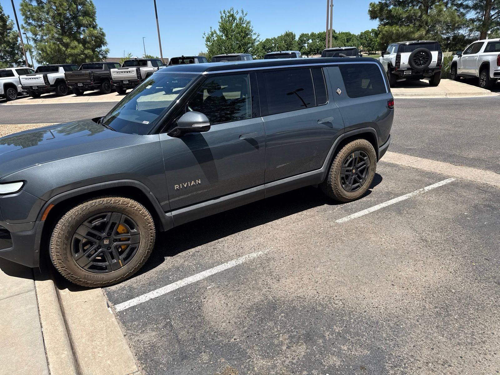 2024 Rivian R1S Adventure