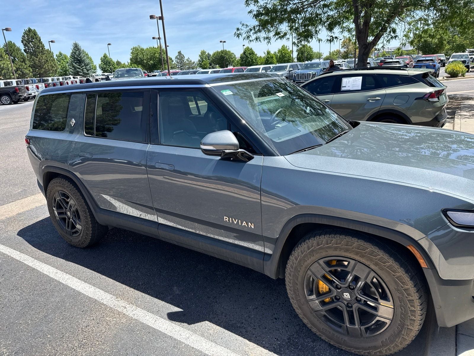 2024 Rivian R1S Adventure