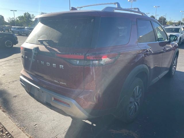 2024 Nissan Pathfinder SL