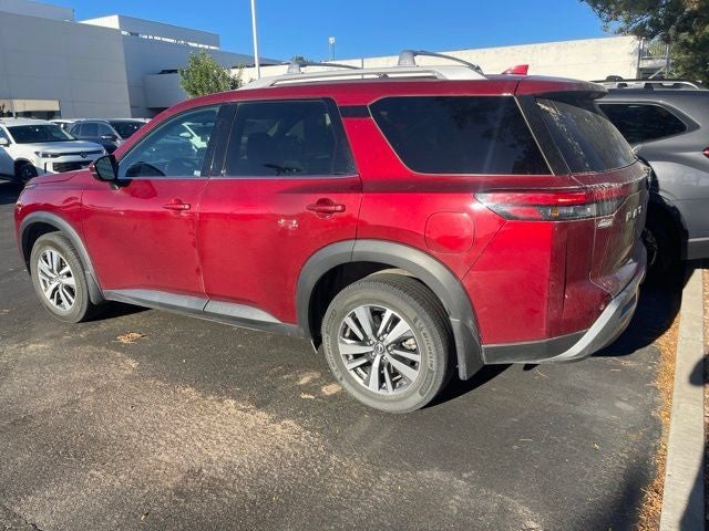 2024 Nissan Pathfinder SL