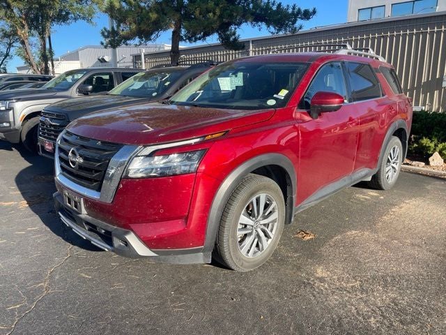 2024 Nissan Pathfinder SL