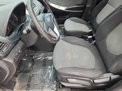 2012 Hyundai Accent 5-Door GS