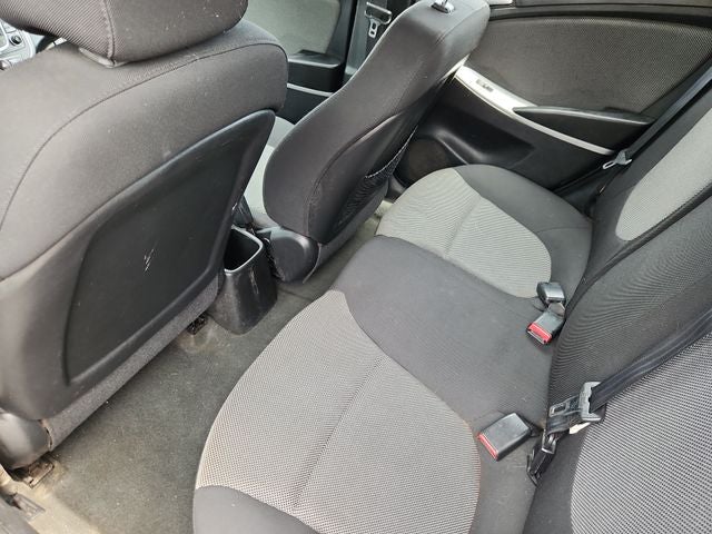 2012 Hyundai Accent 5-Door GS