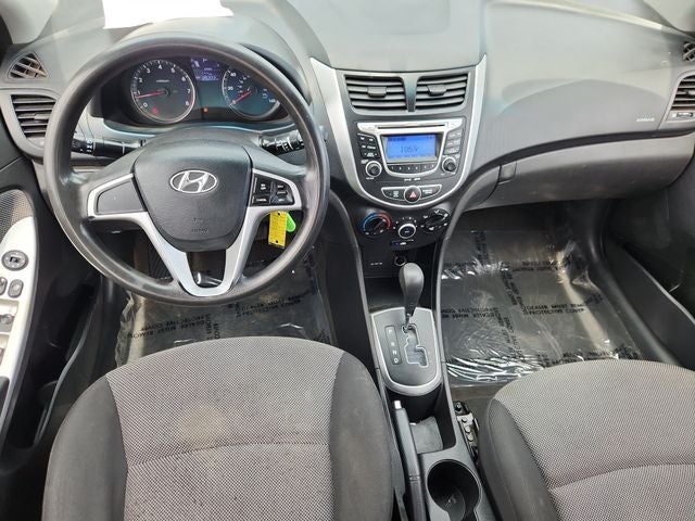 2012 Hyundai Accent 5-Door GS