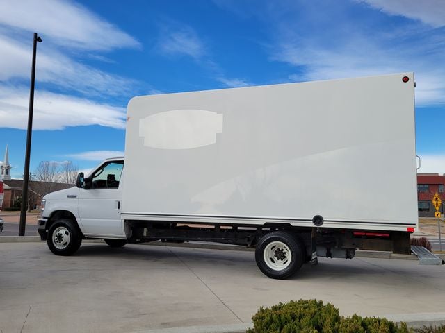 2022 Ford E-450SD Base