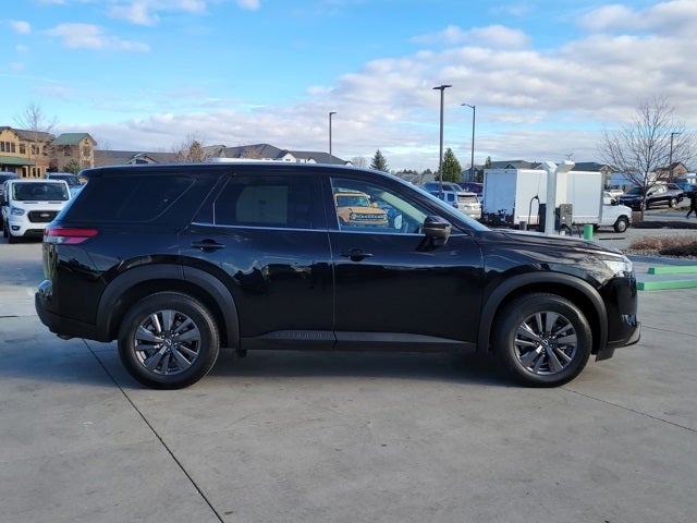 2022 Nissan Pathfinder S