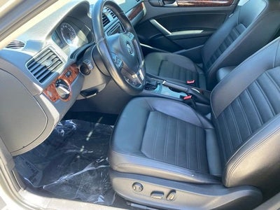 2013 Volkswagen Passat SEL