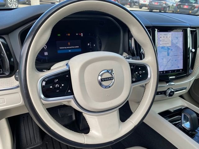 2023 Volvo XC60 Plus Bright Theme