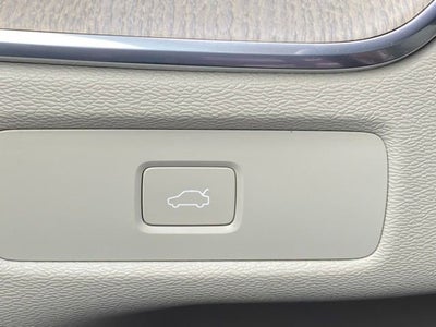 2023 Volvo XC60 Plus Bright Theme