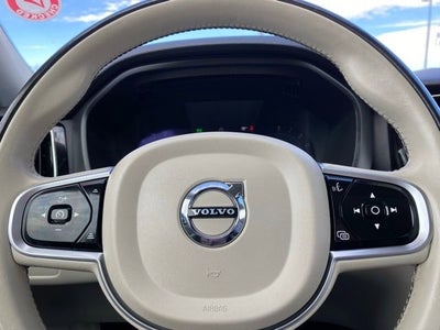 2023 Volvo XC60 Plus Bright Theme