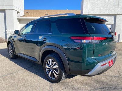 2025 Nissan Pathfinder SL