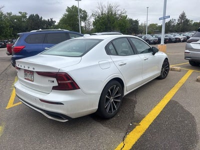 2021 Volvo S60 T5 Momentum
