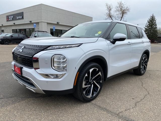 2023 Mitsubishi Outlander SE