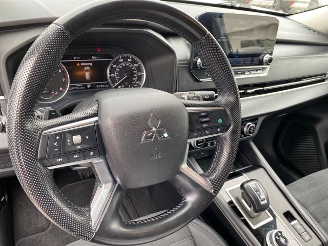 2023 Mitsubishi Outlander SE