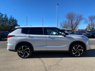 2024 Mitsubishi Outlander SE