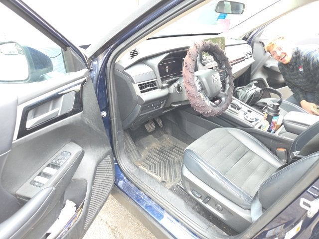 2024 Mitsubishi Outlander PHEV SE
