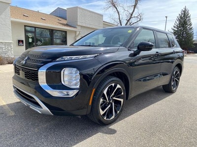 2024 Mitsubishi Outlander SE