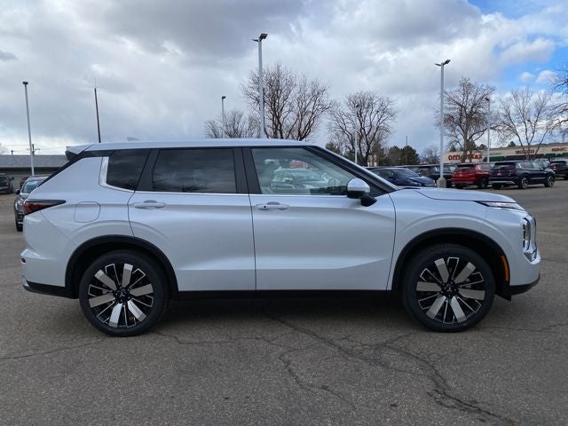 2026 Mitsubishi Outlander SE