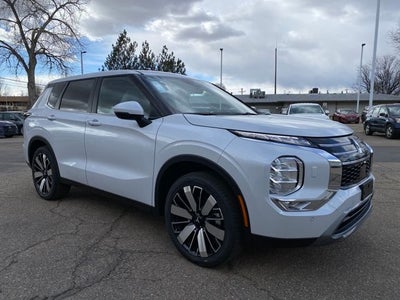 2026 Mitsubishi Outlander SE