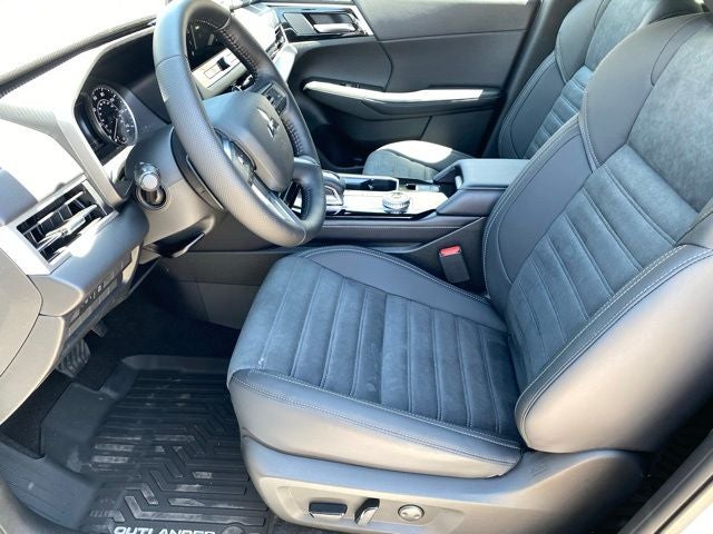 2026 Mitsubishi Outlander LE